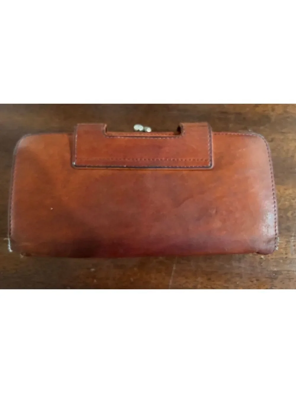 Vintage Brown Leather Wallet with Magnetic Closure and Multiple Card Slots